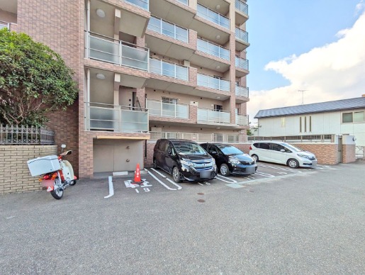 駐車場はこちらになります。