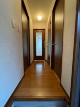 玄関はこのようになってます。