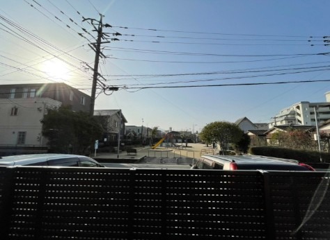 洗濯機はここ。