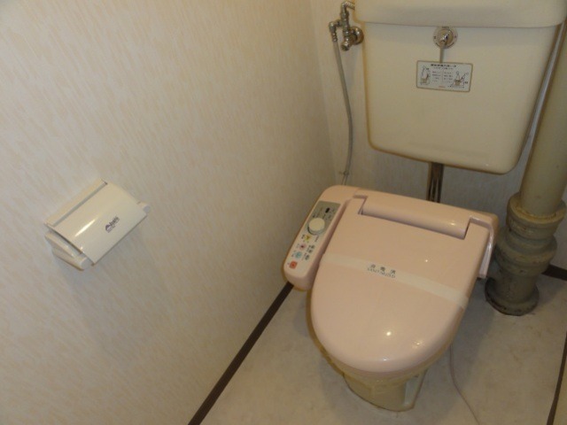温水洗浄便座設置してあります