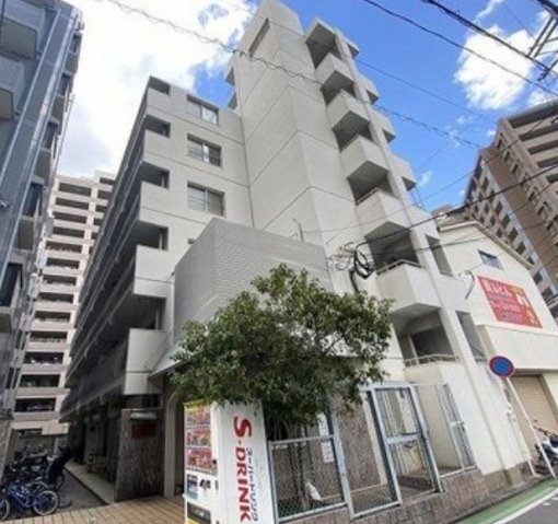 薬院駅徒歩5分ほどの立地です
