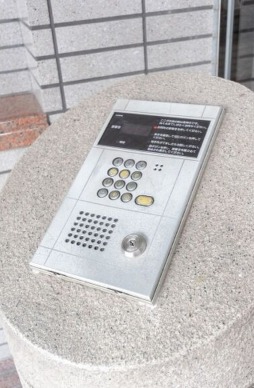 オートロック付きで安心ですね。