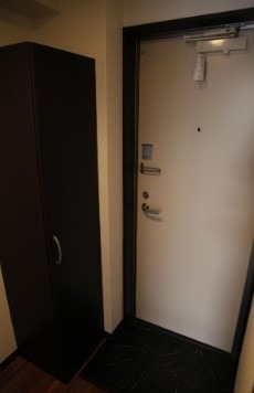 玄関はこのようになってます。