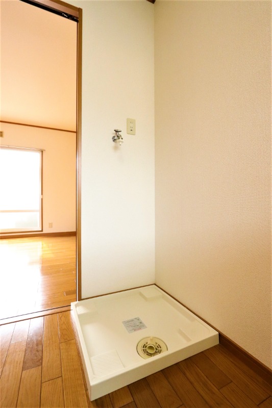 もちろん室内洗濯機置き場です