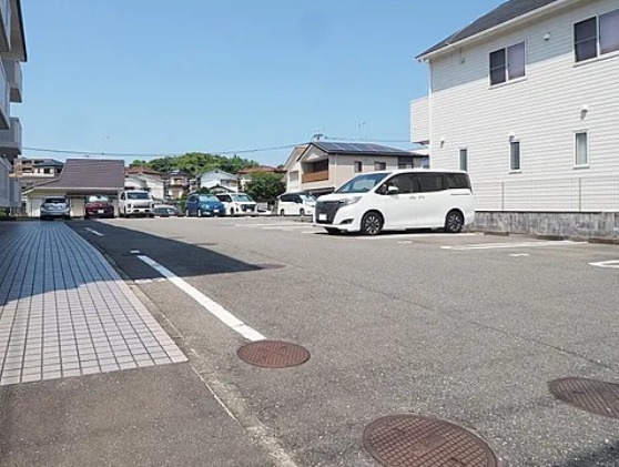 今なら敷地内駐車場空きあります