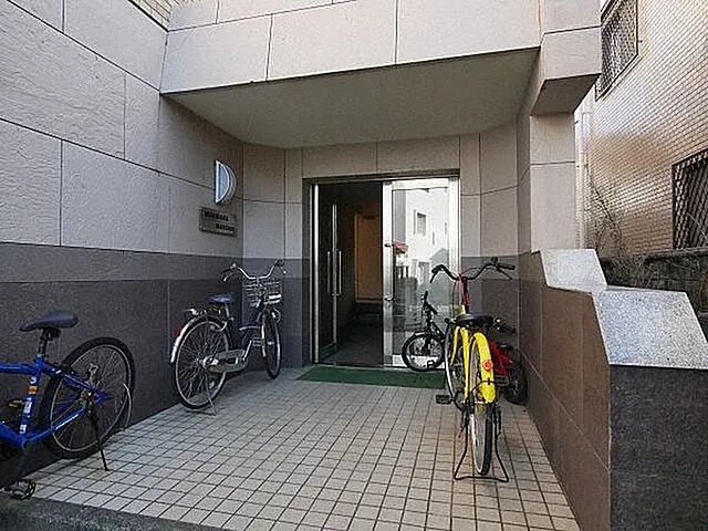 立派なエントランス