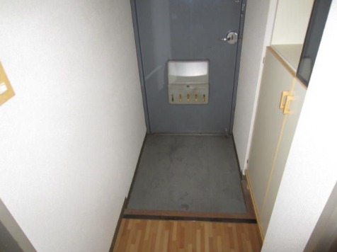 玄関収納付きで玄関を整理できます
