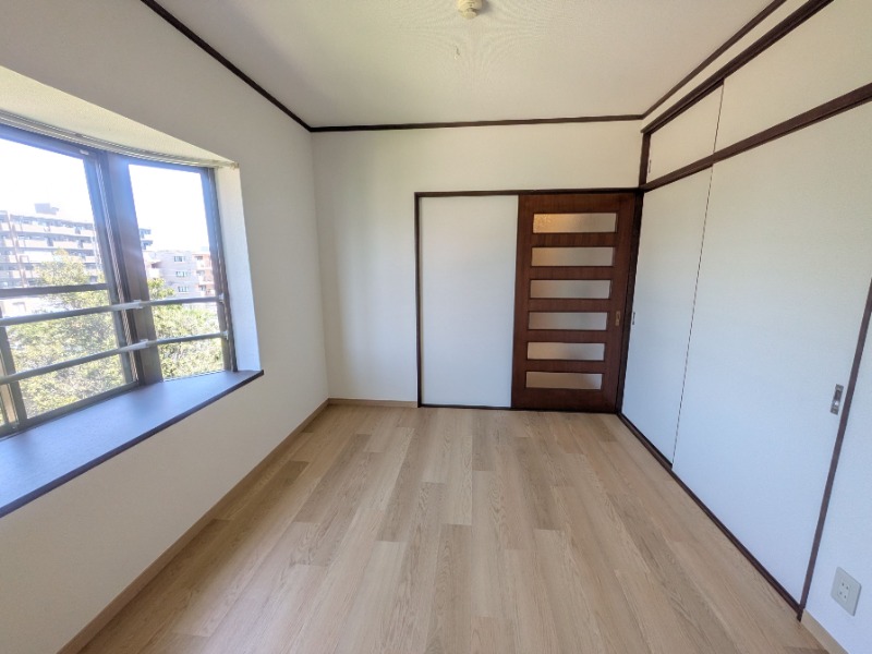 こちらは寝室にいかがでしょうか？