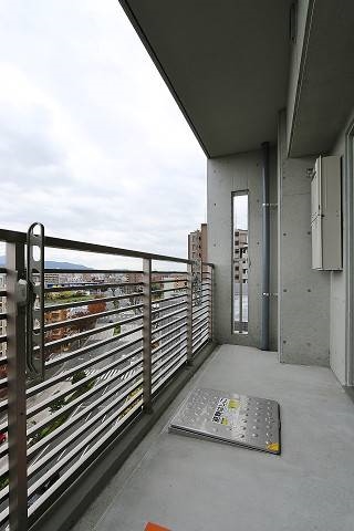 天気の良い日の洗濯物はこちらでされてください
