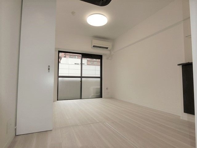 こちら寝室にいかがでしょうか。