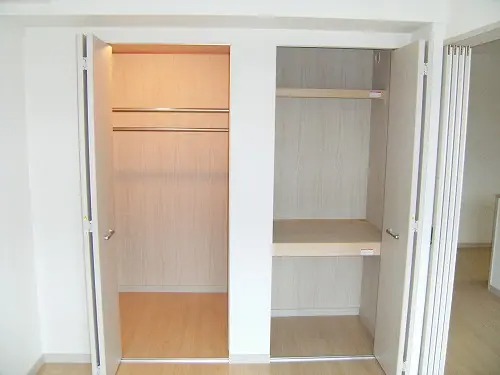 お洋服が多い方でも安心の収納です