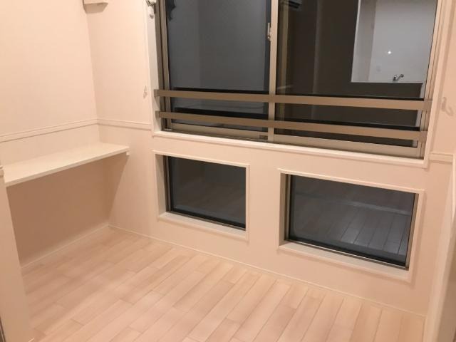 明るいリビングでお過ごしください