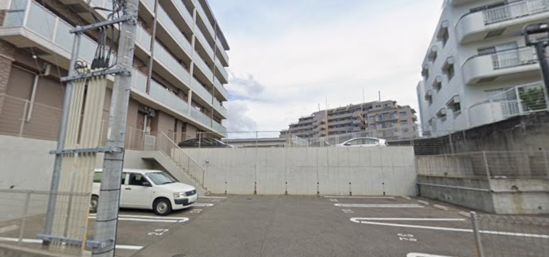 敷地内駐車場です