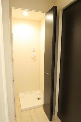 もちろん室内洗濯機置き場付きです。