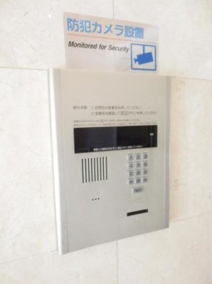 女性の方のオートロック付き