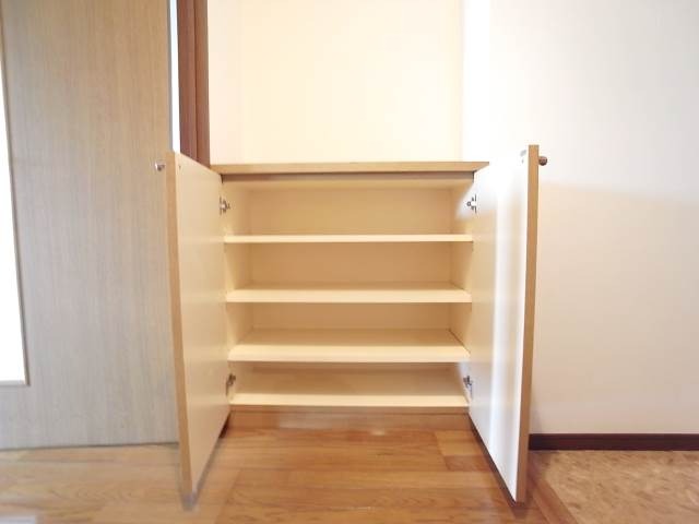 玄関収納もばっちり。