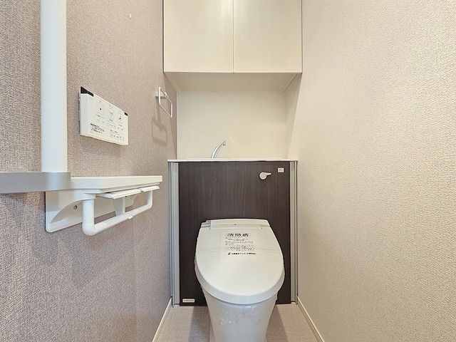 清潔感のあるトイレですね。