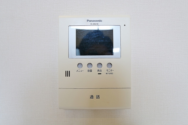 モニタ付きなので来客の確認ができ安全です