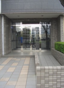 きれいなエントランスです
