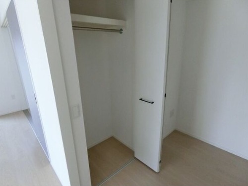 お洋服が多い方でも楽々収納できます