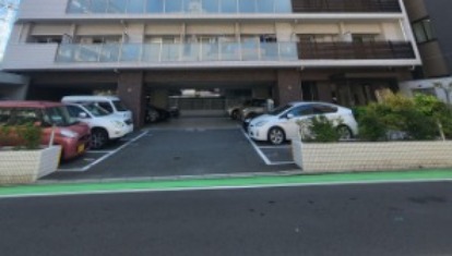今なら敷地内駐車場空きあります