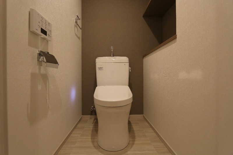 温水洗浄便座付きで便利ですね！！
