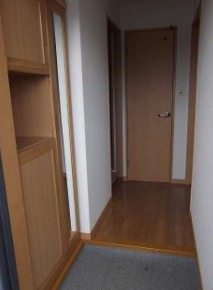 明るい玄関でお出迎え！