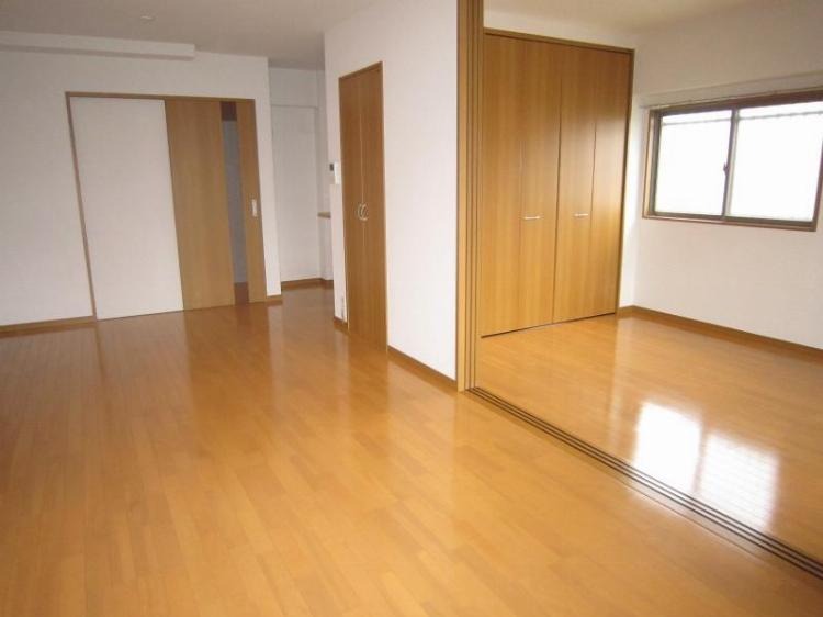 家具の配置がしやすいお部屋です
