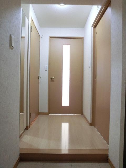 玄関からはこんな感じです。