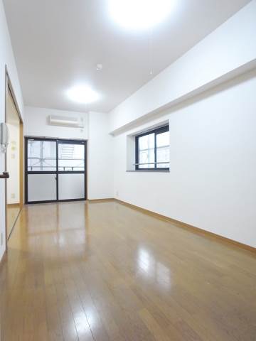 家具の配置がしやすいお部屋です