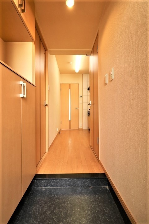 玄関からはこんな感じです。
