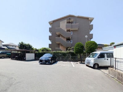 敷地内駐車場も完備。