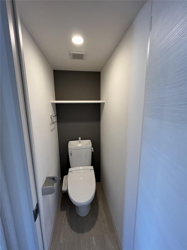清潔感のあるトイレですね