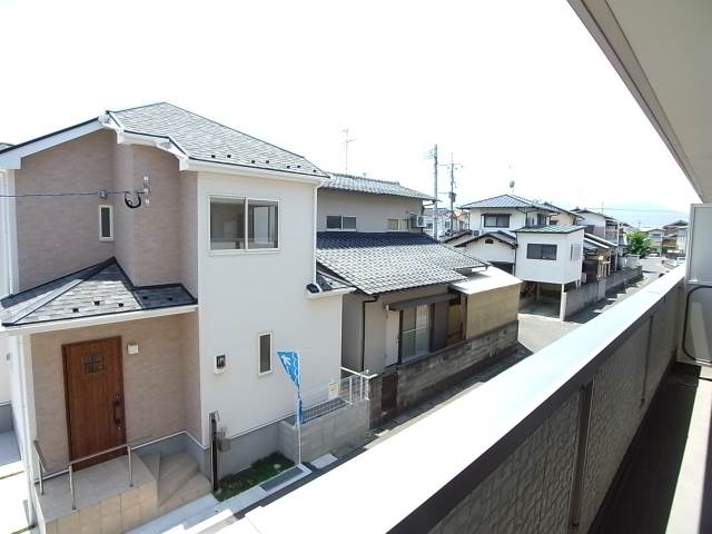 日当たりのいいバルコニーです