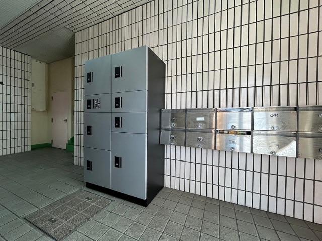 嬉しい宅配ボックス付き