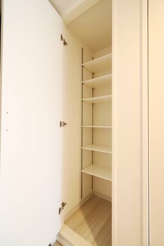玄関収納も充実してますね