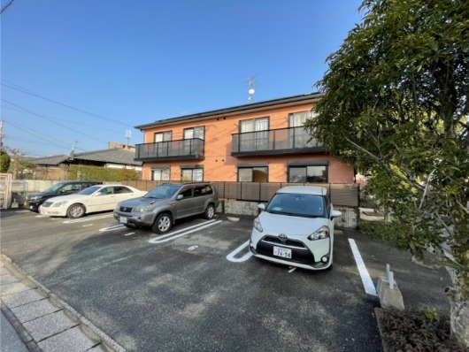 敷地内駐車場付きです。