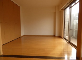 こちら寝室にいかがでしょうか。
