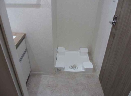 洗濯機は室内に置くことができます。