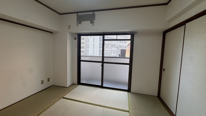 大きな窓で明るいお部屋