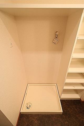 洗濯機は室内に置くことができます。