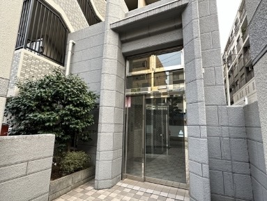 オートロック付きで安心ですね。