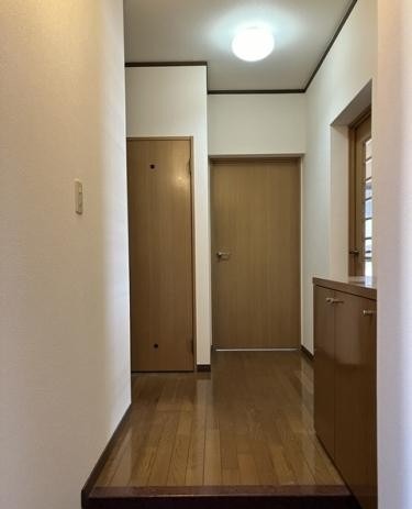 玄関からはこのようになっています。