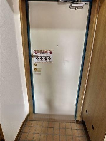 明るい玄関でお出迎え！