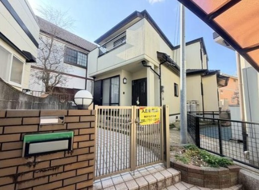 駐車場2台無料です。