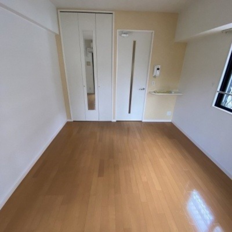 家具の配置がしやすいお部屋ですね