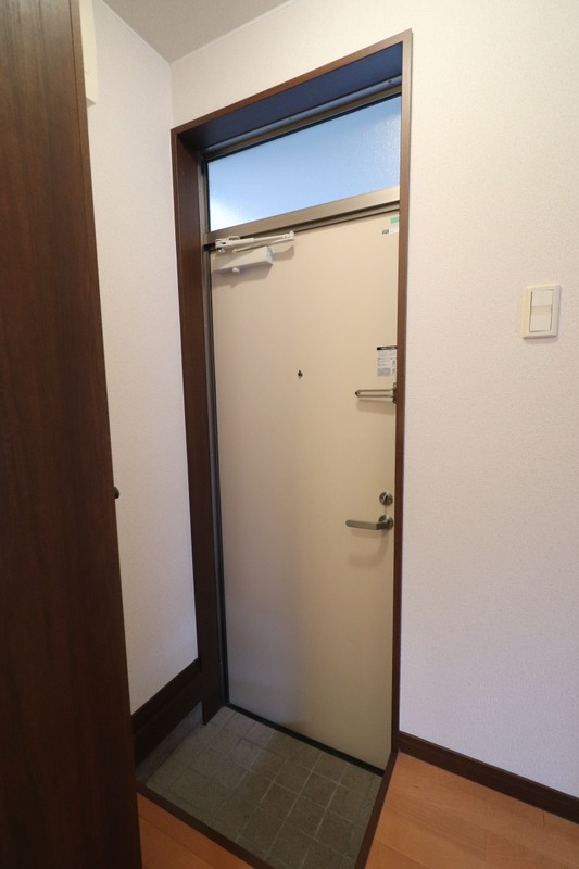 玄関はこんな感じです。