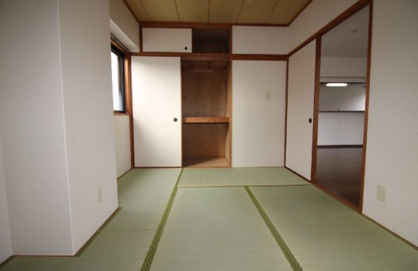 こちら寝室にいかがでしょうか。