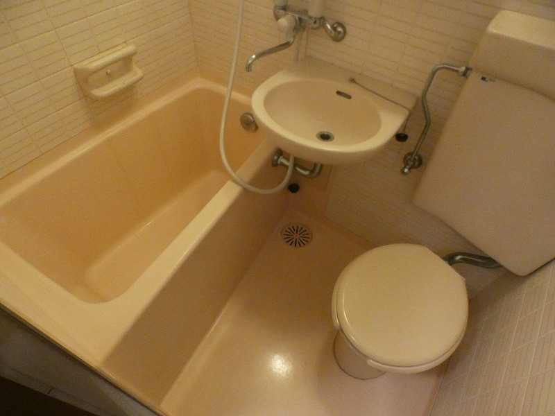 お風呂、トイレはこちら
