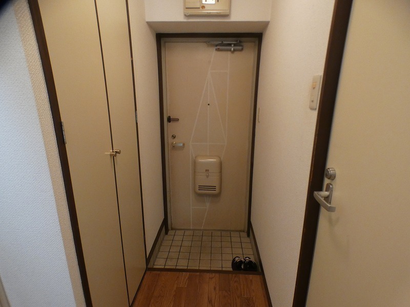 玄関はこのようになっております。